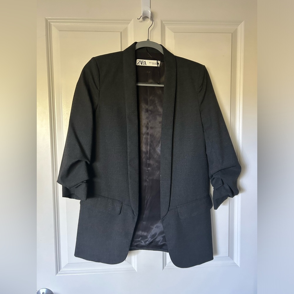 Zara gathered sleeve blazer
